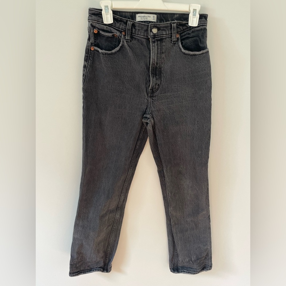 Abercrombie 90s Straight Ultra High Rise Straight sz 6/28